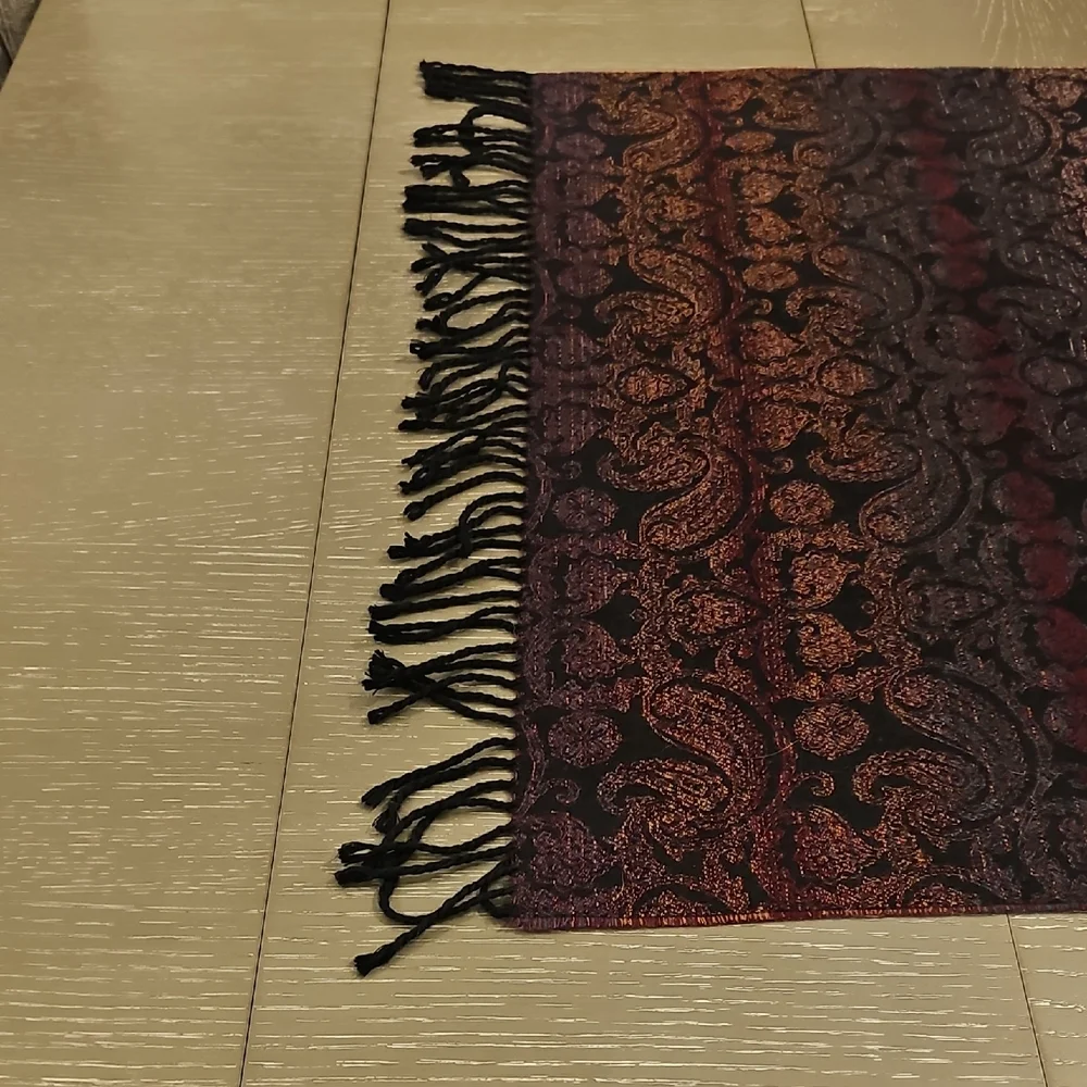 True Vintagehome 80's Multiple Color Paisley Table Runner W Fringe 27